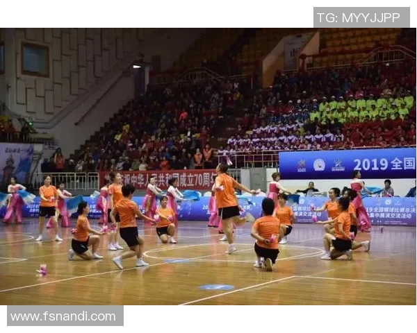 姚明在荷兰的篮球之旅与文化交流的深度探索 姚明在荷兰的篮球之旅与文化交流的深度探索