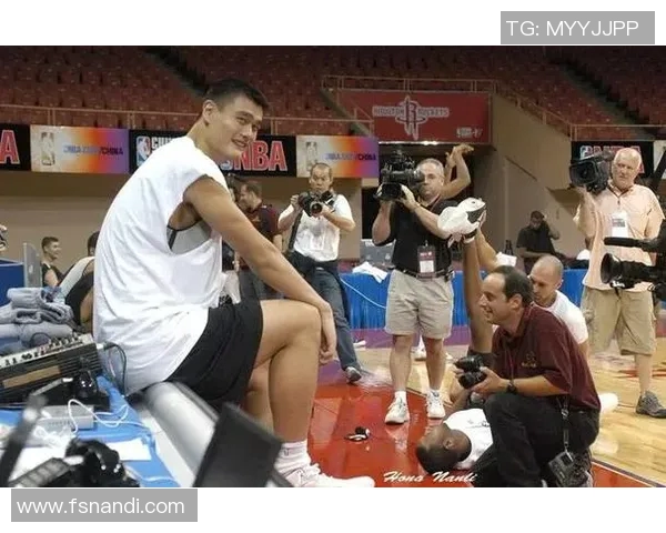 姚明的传奇之路：从篮球新星到全球体育偶像的成长历程