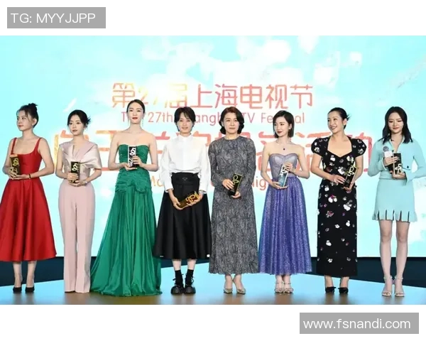 姚明最新照片曝光展现篮球巨星风采引发热议与关注