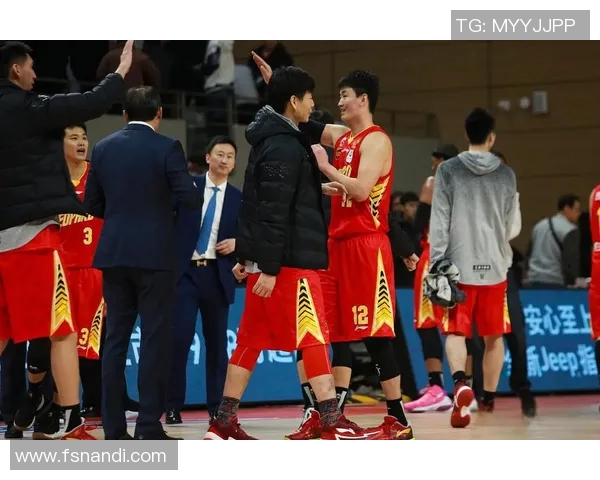 姚明对裁判判罚的深刻见解与篮球比赛公正性的探讨