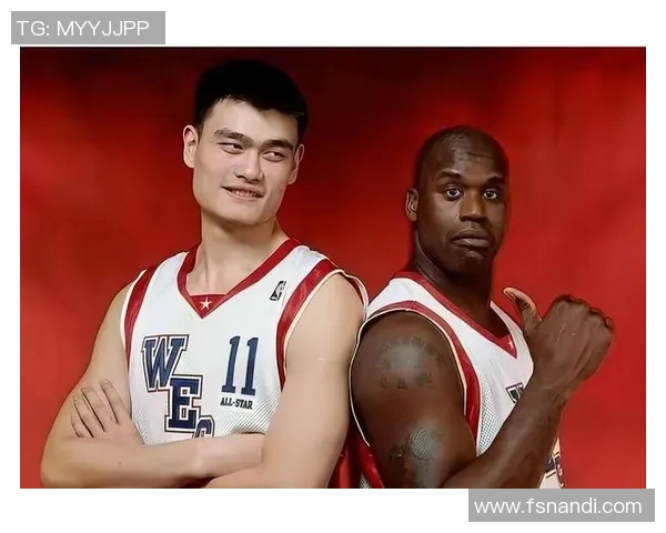 姚明精准发蓝命中展现篮球巨星风采引发全场热烈欢呼 姚明精准发蓝命中展现篮球巨星风采引发全场热烈欢呼