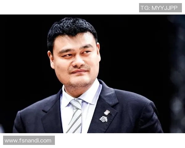 姚明膝盖受伤背后的故事与篮球生涯的影响分析