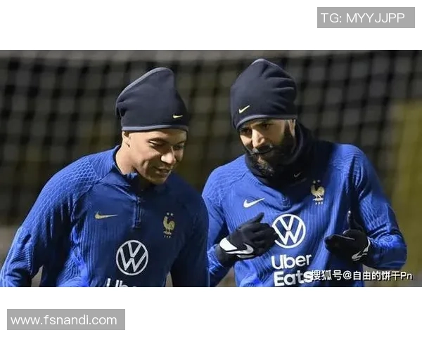 意外拍照足球明星引发热议他的名字和故事背后有哪些不为人知的秘密