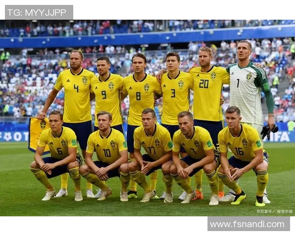 足球明星双排西装展现优雅风范与运动魅力的完美结合 足球明星双排西装展现优雅风范与运动魅力的完美结合