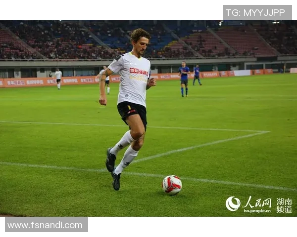 足球明星的传奇人生与奋斗历程全景揭秘